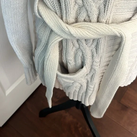 Lilly Pulitzer XL cable knit cardigan. - Picture 3 of 7